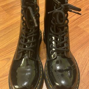 Doc Martens Pamper Leather Air Wair Black Like New